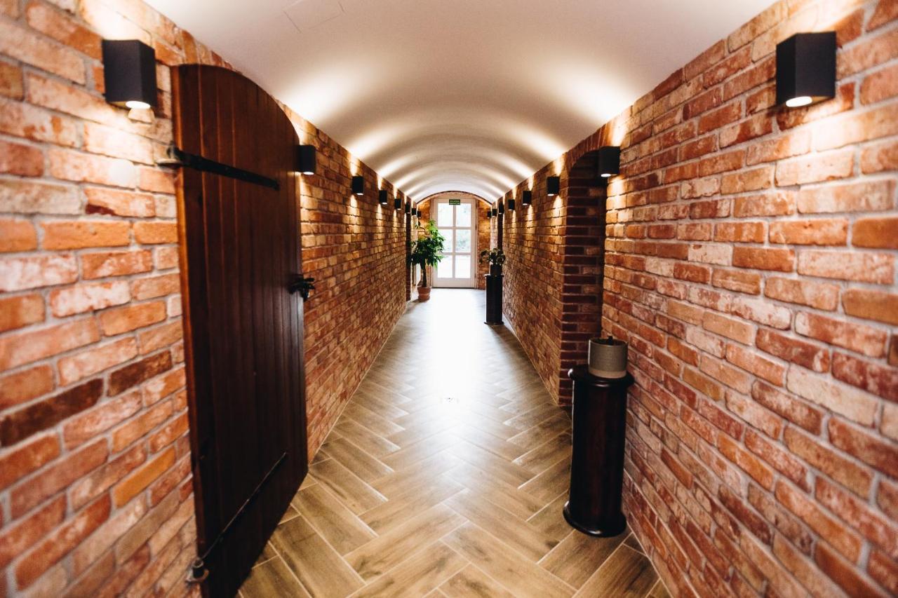 Palac Spichrz Borcz Exterior photo